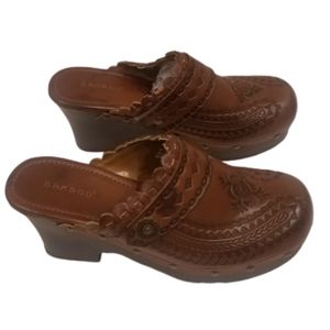 Bamboo Cloggy 24 Brown Shoe Embossed Design Sz 9